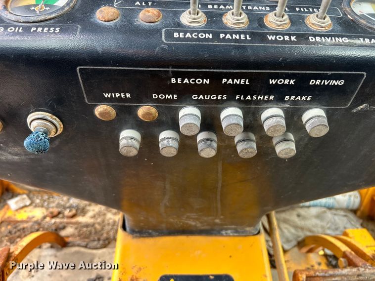 image for item EK3013 1973 John Deere 570A rigid frame motor grader