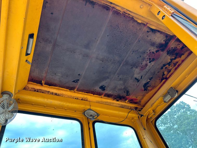 image for item EK3013 1973 John Deere 570A rigid frame motor grader