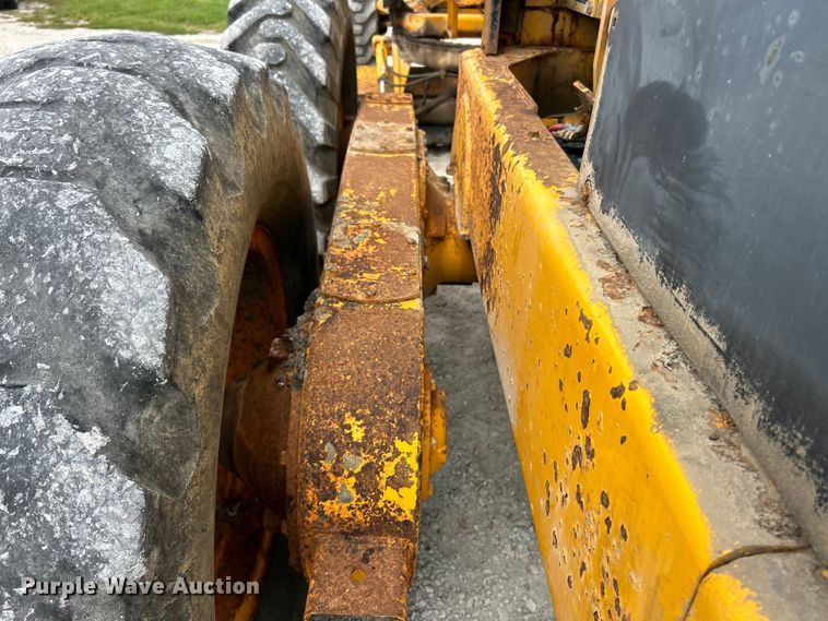 image for item EK3013 1973 John Deere 570A rigid frame motor grader