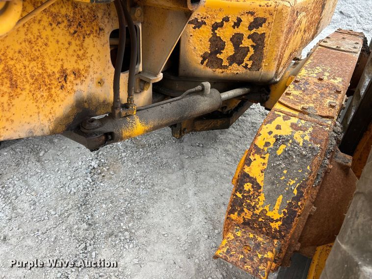 image for item EK3013 1973 John Deere 570A rigid frame motor grader