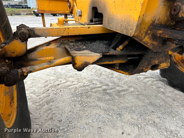 image for item EK3013 1973 John Deere 570A rigid frame motor grader