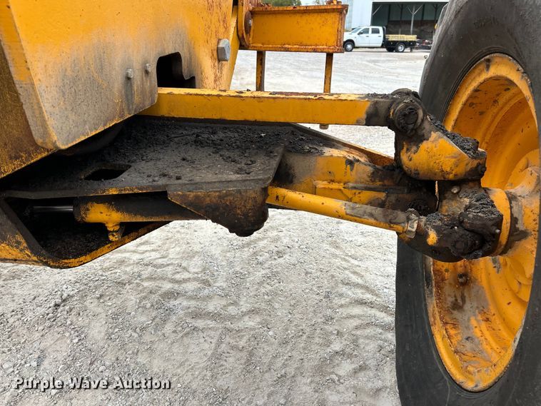 image for item EK3013 1973 John Deere 570A rigid frame motor grader