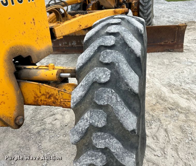 image for item EK3013 1973 John Deere 570A rigid frame motor grader