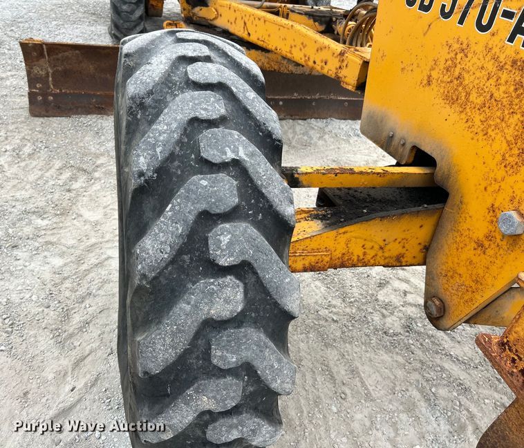 image for item EK3013 1973 John Deere 570A rigid frame motor grader