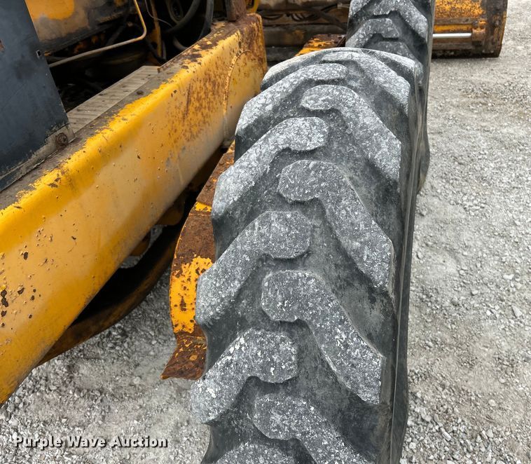 image for item EK3013 1973 John Deere 570A rigid frame motor grader