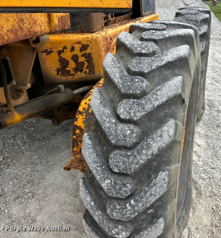 image for item EK3013 1973 John Deere 570A rigid frame motor grader