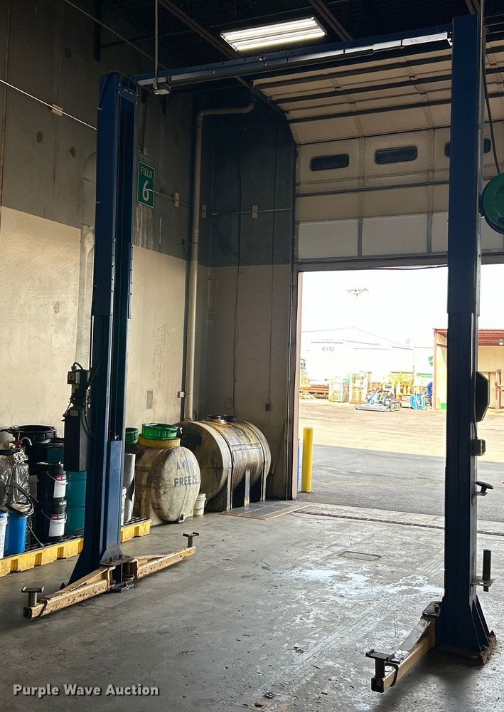 image for item EK3245 Rotary  SPO12-12 two post automotive lift