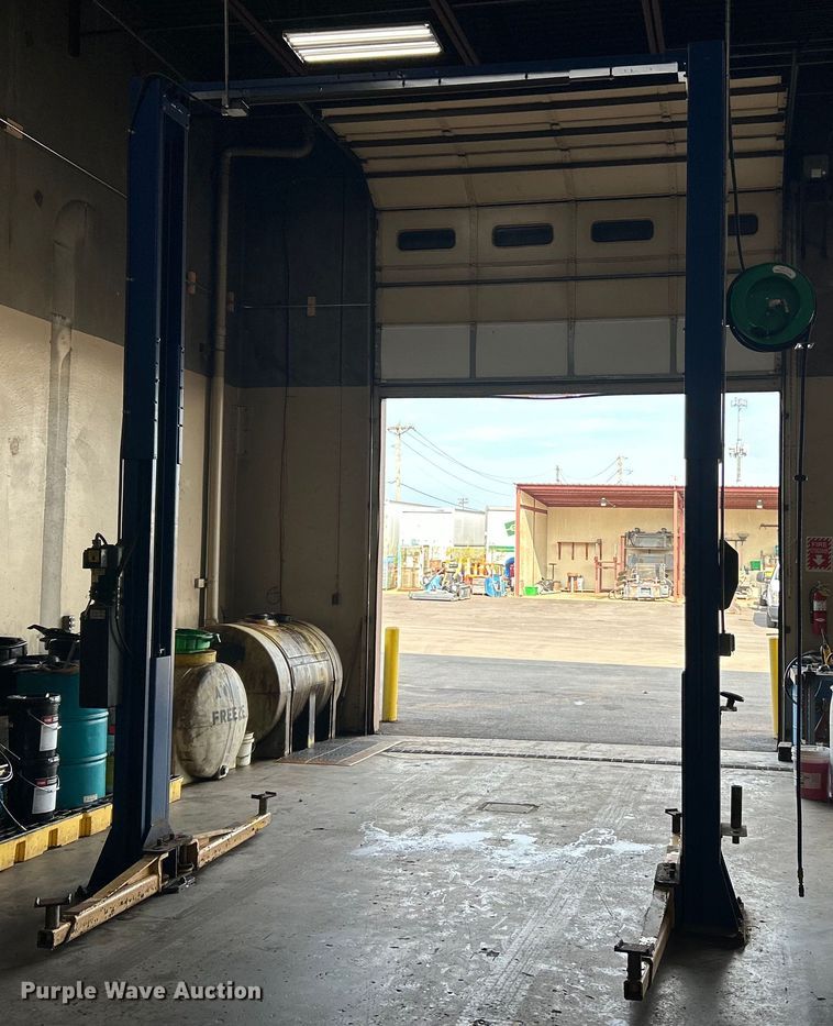 image for item EK3245 Rotary  SPO12-12 two post automotive lift