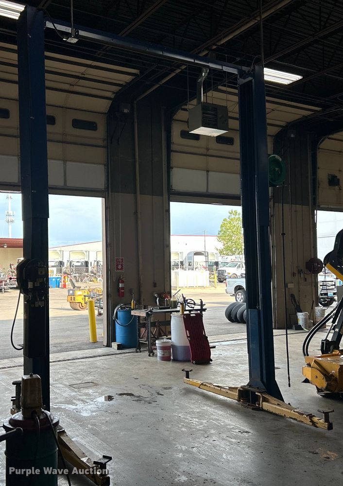 image for item EK3245 Rotary  SPO12-12 two post automotive lift