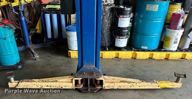 image for item EK3245 Rotary  SPO12-12 two post automotive lift