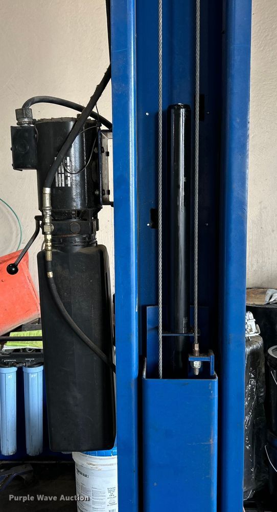 image for item EK3245 Rotary  SPO12-12 two post automotive lift