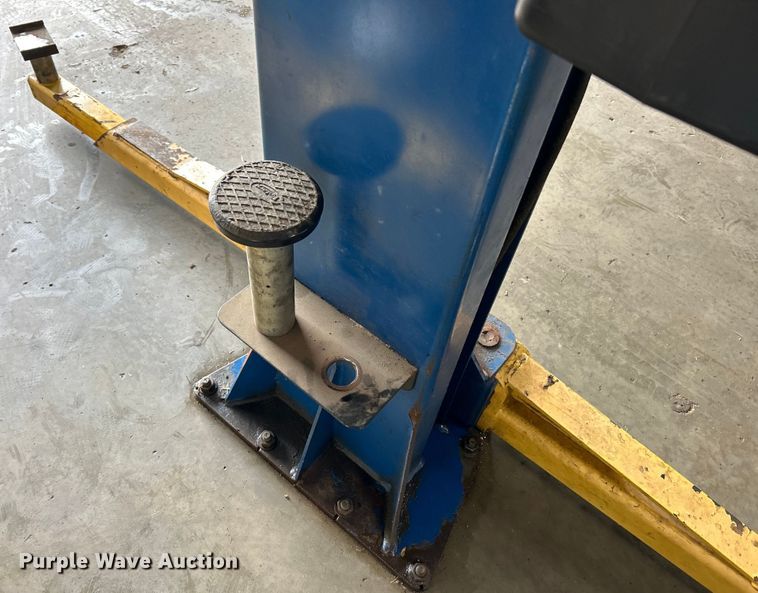image for item EK3245 Rotary  SPO12-12 two post automotive lift