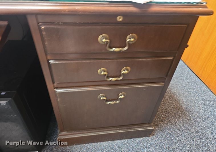 image for item EK6389 L-shaped desk