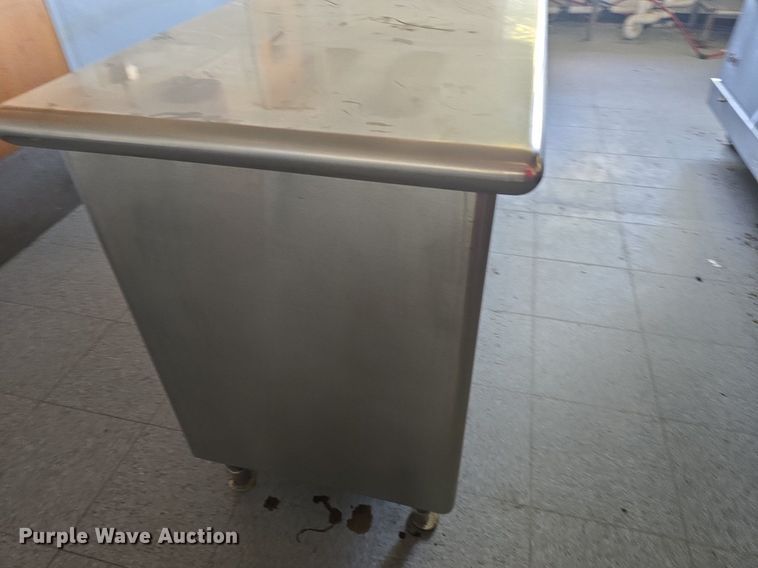 image for item EK6430 (2) stainless steel tables