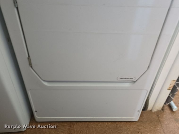 image for item EK6431 Washers and dryers