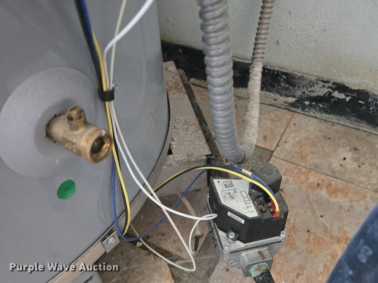 image for item EK6432 2020 State Industries SBD-81-199NE 118 water heater