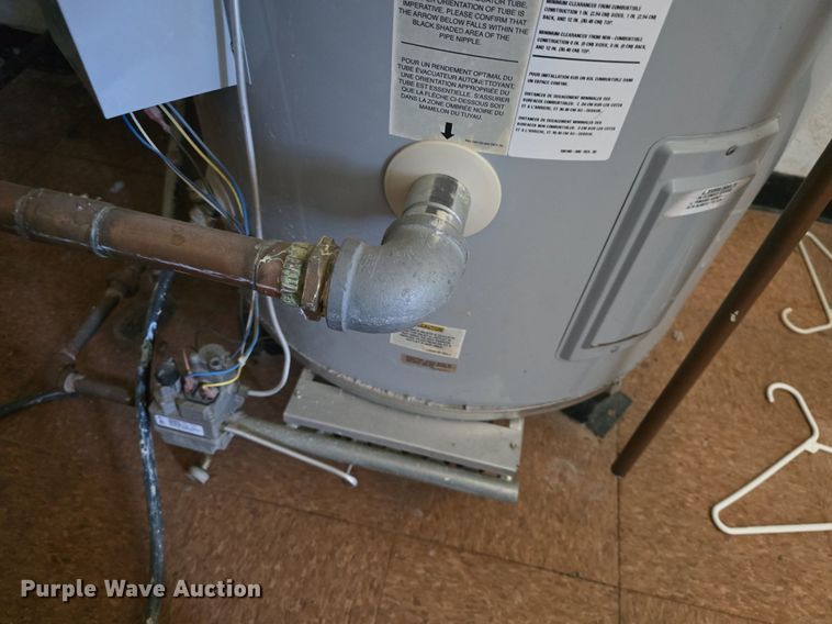 image for item EK6434 2005 State Industries SBD100199NET hot water heater