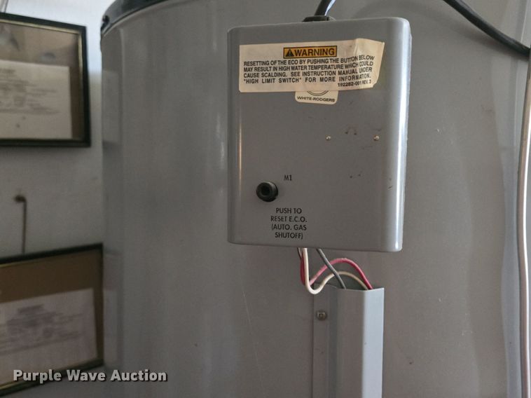 image for item EK6434 2005 State Industries SBD100199NET hot water heater