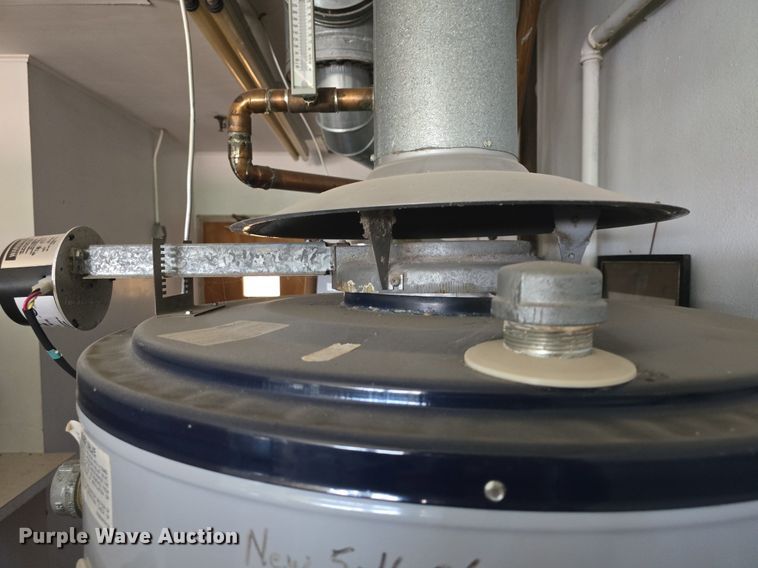 image for item EK6434 2005 State Industries SBD100199NET hot water heater