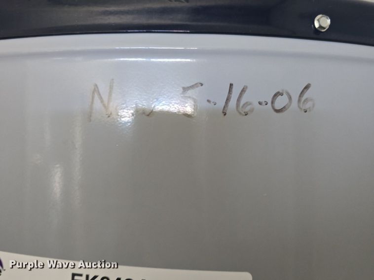 image for item EK6434 2005 State Industries SBD100199NET hot water heater