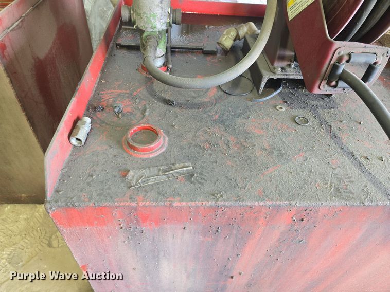 image for item EK6442 (2) We-Mac Manufacturing Co. oil tanks