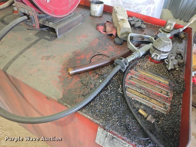 image for item EK6442 (2) We-Mac Manufacturing Co. oil tanks