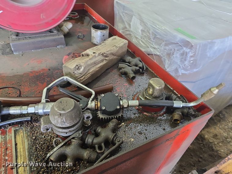 image for item EK6442 (2) We-Mac Manufacturing Co. oil tanks