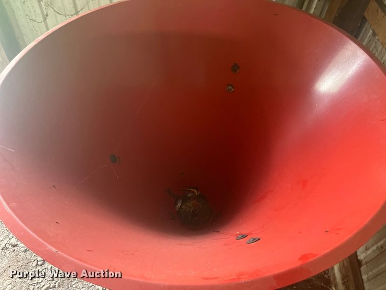 image for item EK8962 Behlen Country spreader