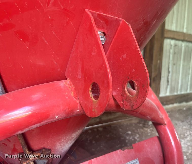 image for item EK8962 Behlen Country spreader