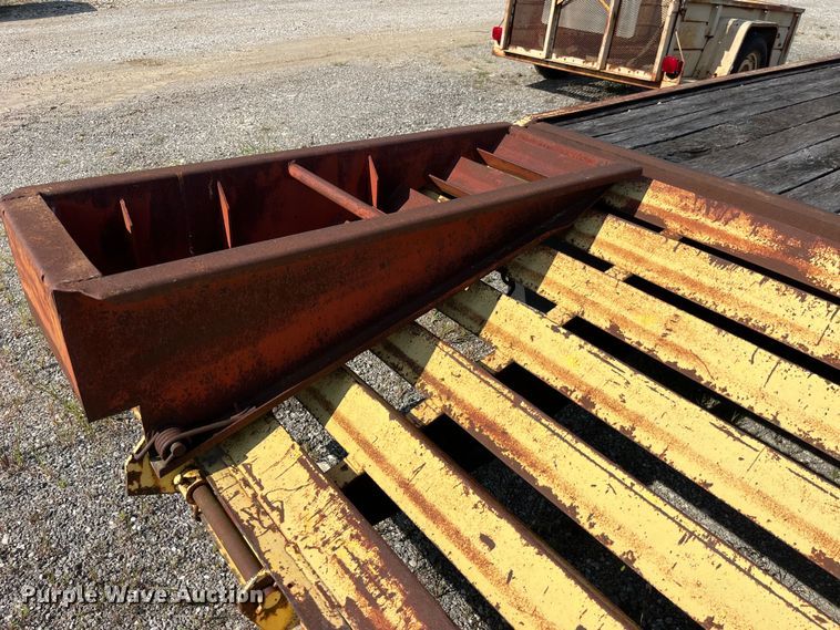 image for item EK8963 1997 Towmaster 0C-20 equipment trailer