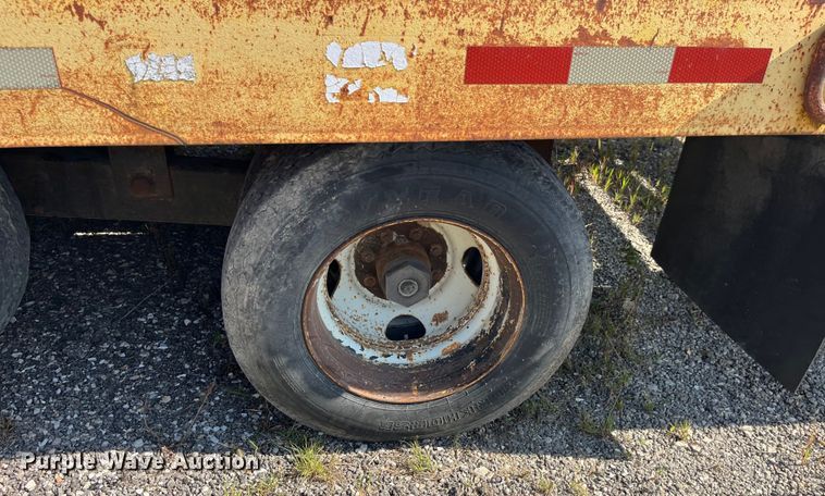 image for item EK8963 1997 Towmaster 0C-20 equipment trailer