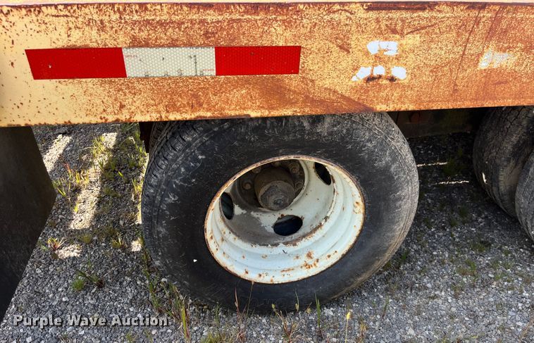 image for item EK8963 1997 Towmaster 0C-20 equipment trailer