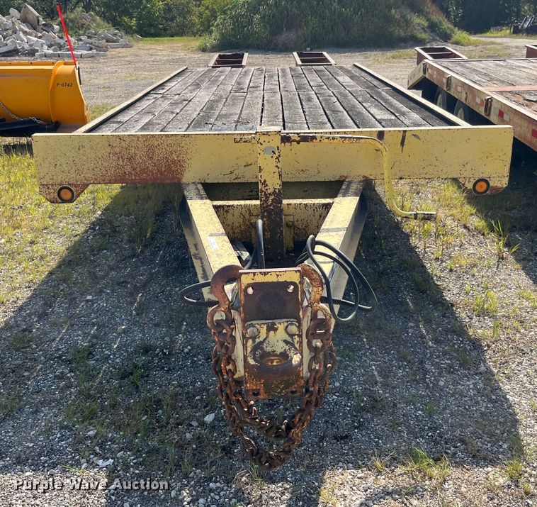 image for item EK8964 1997 Towmaster 0C-20 equipment trailer