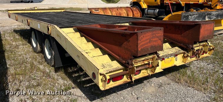 image for item EK8964 1997 Towmaster 0C-20 equipment trailer