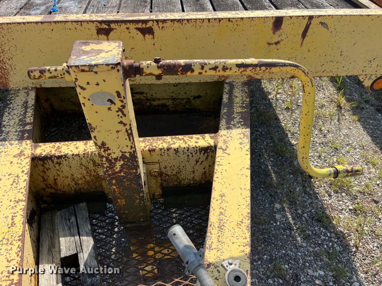 image for item EK8964 1997 Towmaster 0C-20 equipment trailer