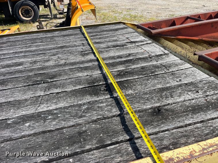 image for item EK8964 1997 Towmaster 0C-20 equipment trailer