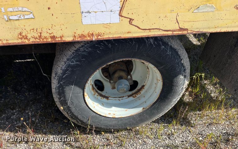 image for item EK8964 1997 Towmaster 0C-20 equipment trailer