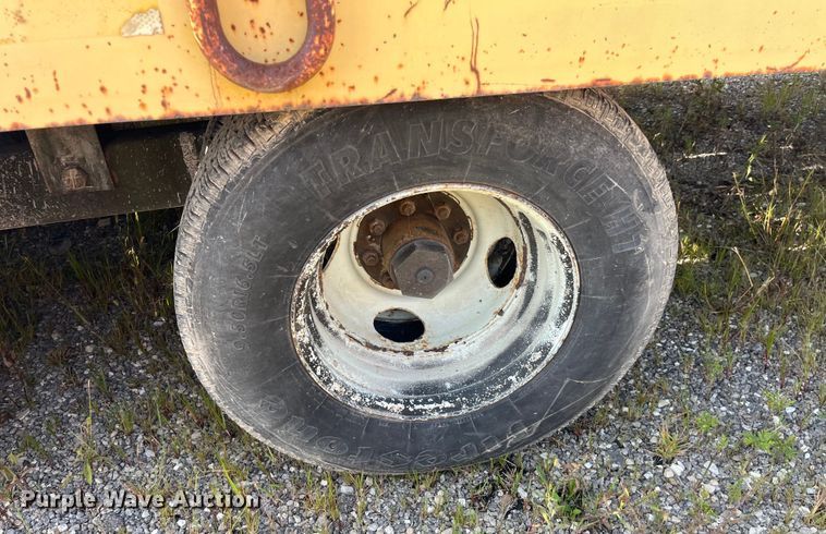 image for item EK8964 1997 Towmaster 0C-20 equipment trailer