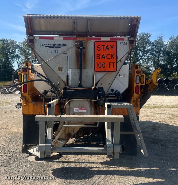 image for item EK8965 2006 International  7400 dump truck