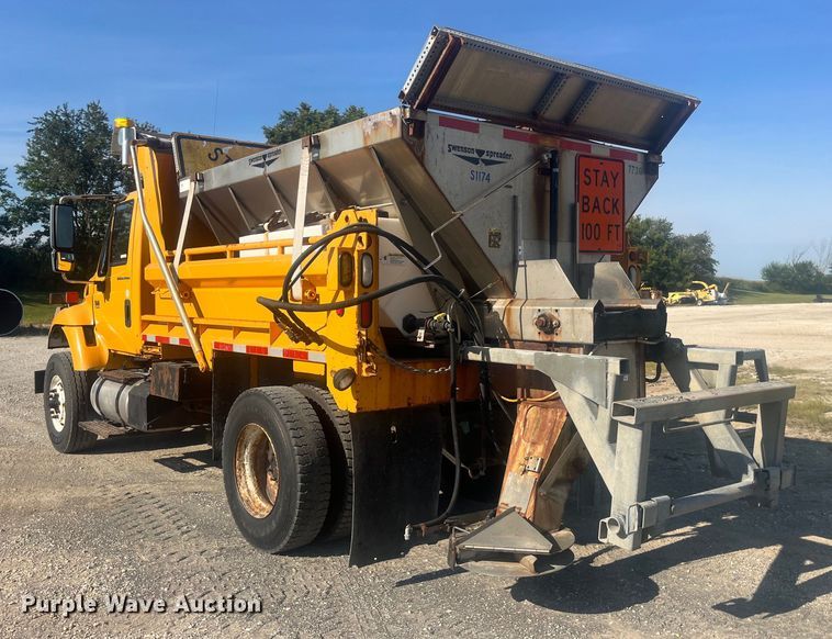 image for item EK8965 2006 International  7400 dump truck