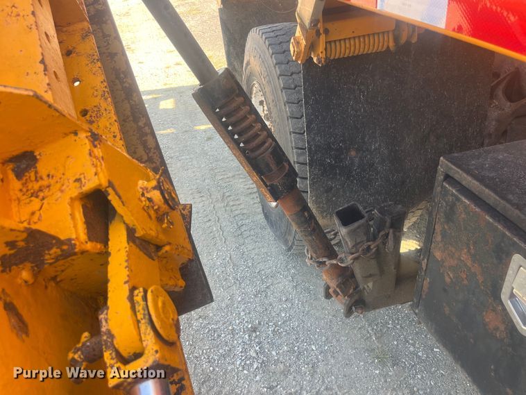 image for item EK8965 2006 International  7400 dump truck