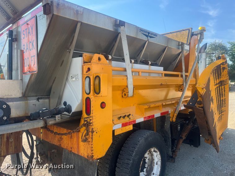 image for item EK8965 2006 International  7400 dump truck