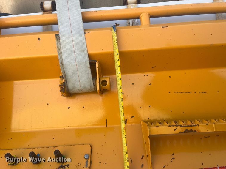 image for item EK8965 2006 International  7400 dump truck