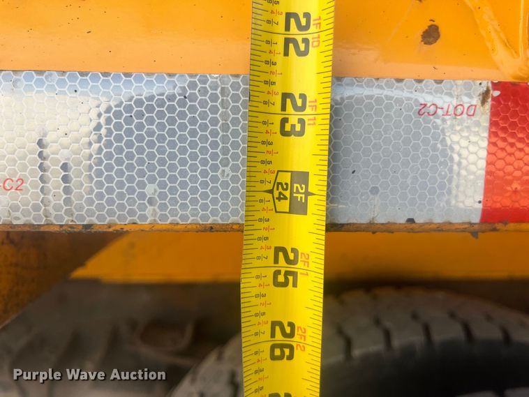 image for item EK8965 2006 International  7400 dump truck