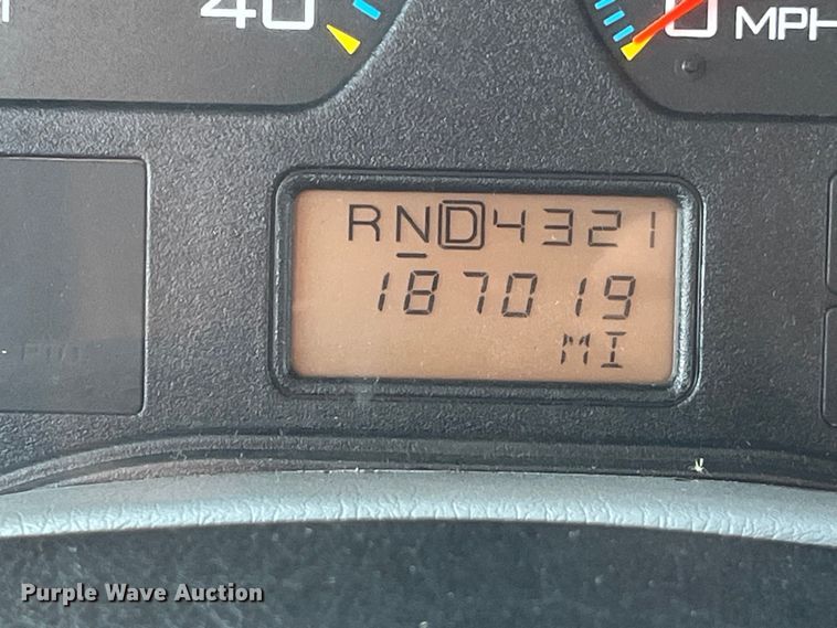 image for item EK8965 2006 International  7400 dump truck