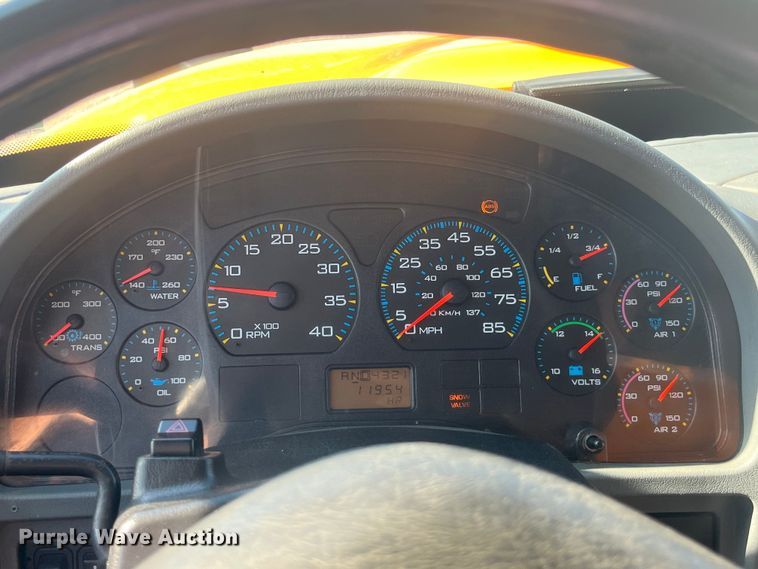 image for item EK8965 2006 International  7400 dump truck