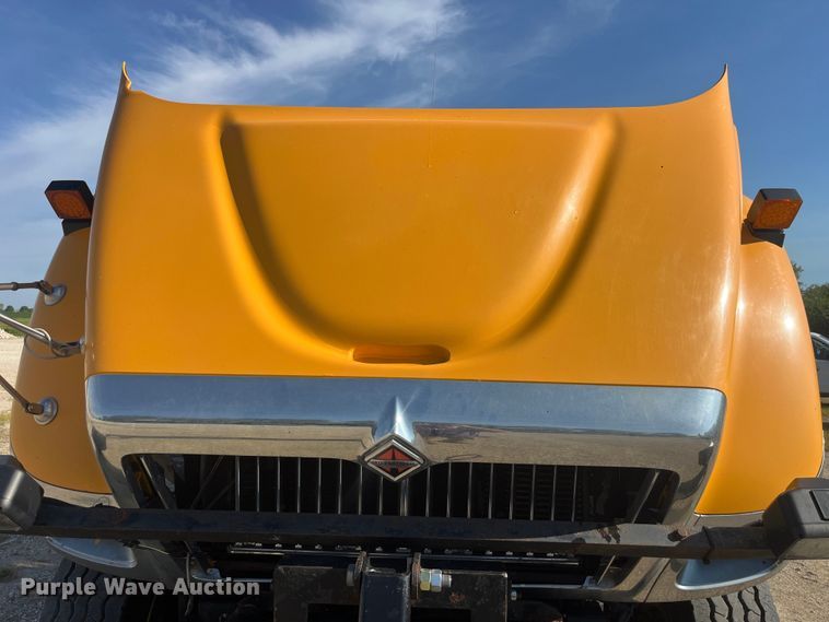 image for item EK8965 2006 International  7400 dump truck