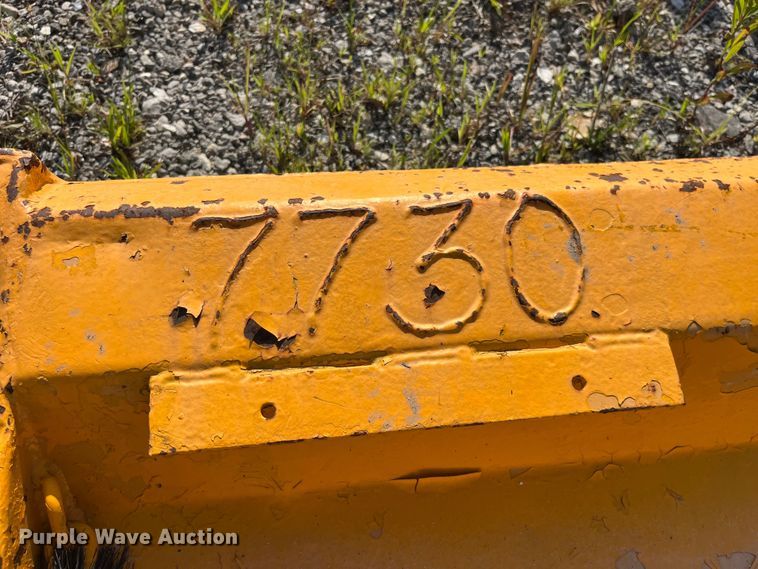 image for item EK8965 2006 International  7400 dump truck