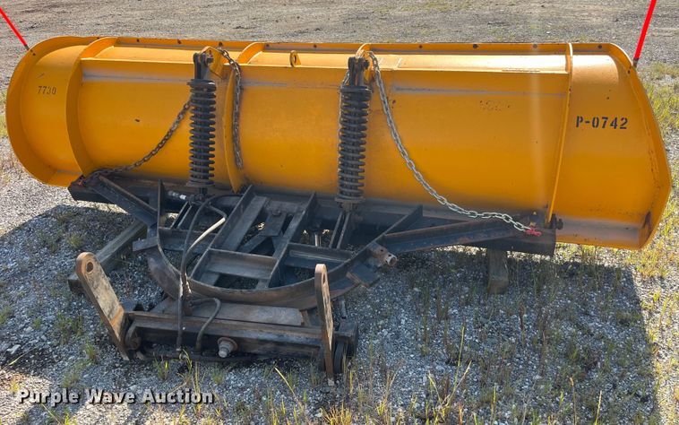 image for item EK8965 2006 International  7400 dump truck