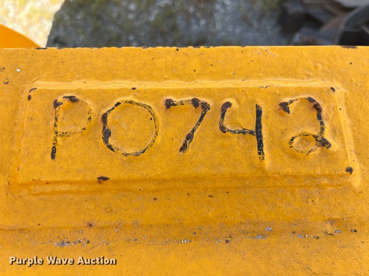 image for item EK8965 2006 International  7400 dump truck